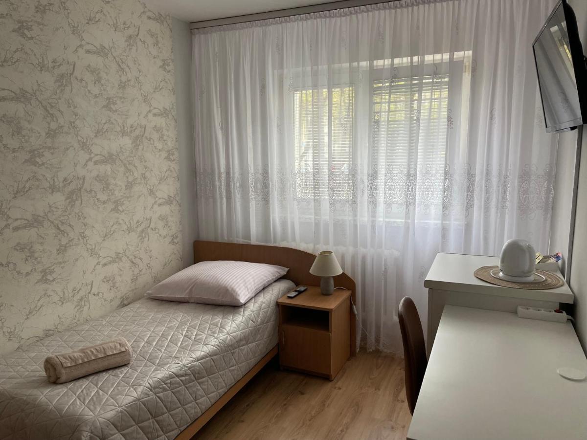 Pokoje Goscinne O-Es-Ha Varsovie Extérieur photo
