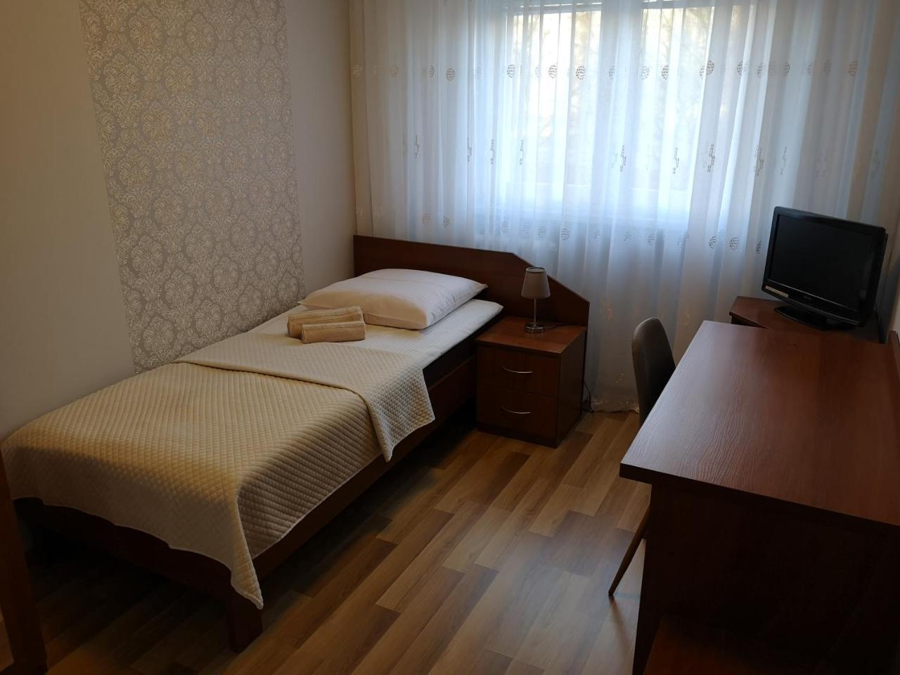 Pokoje Goscinne O-Es-Ha Varsovie Extérieur photo